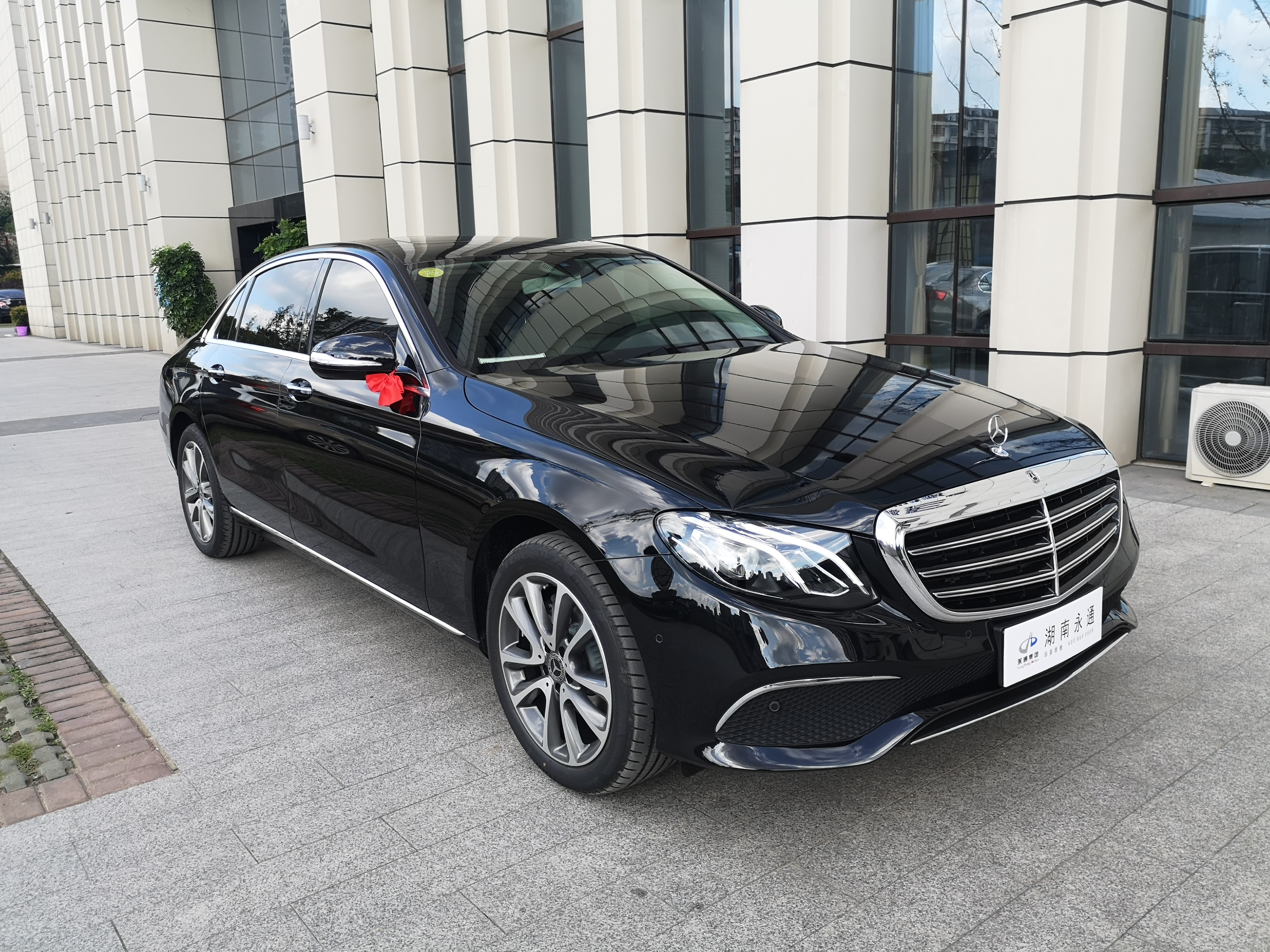 奔驰E300L-立标