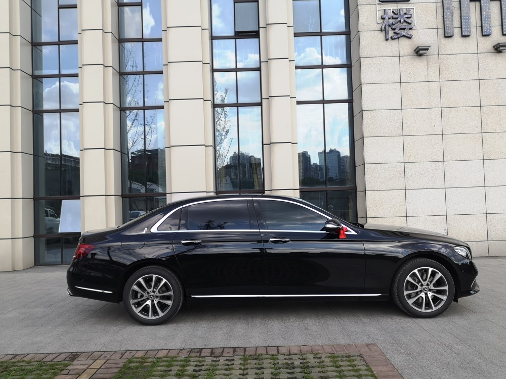 奔驰E300L-立标